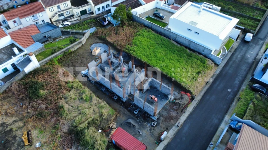 Moradia T3 para Venda em Agua de Alto Foto 2