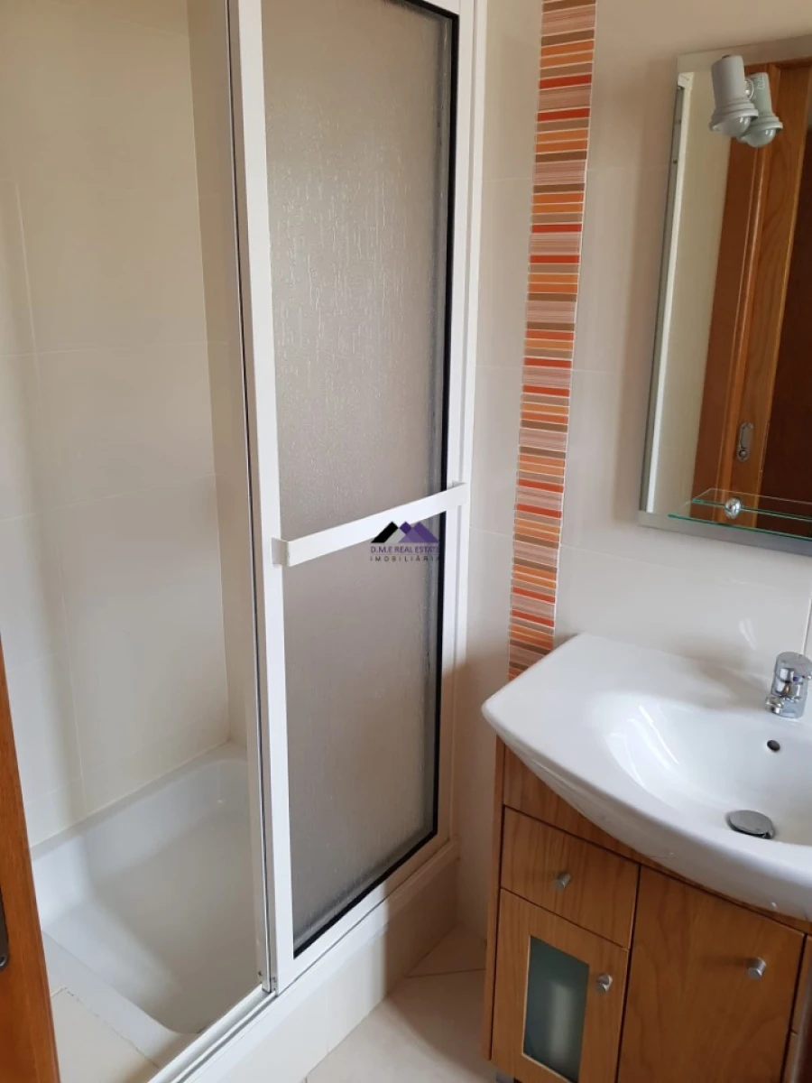 Moradia T4 para Venda em Vila Nova de Cacela Foto 7