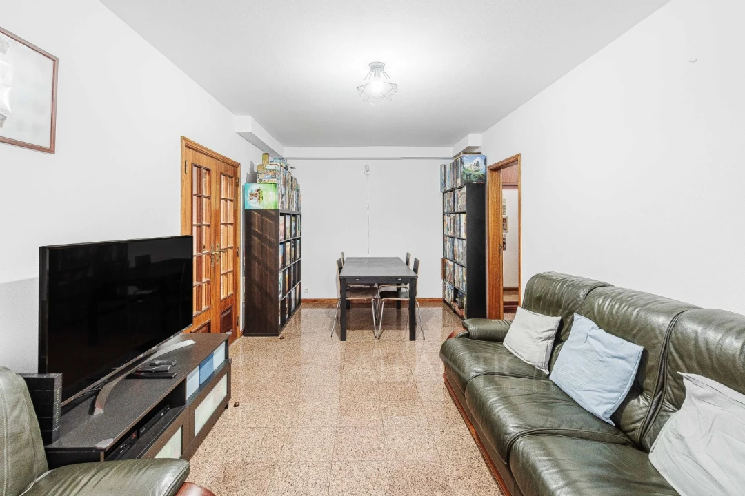 Apartamento T2 para Venda em Cacém e São Marcos Foto 1