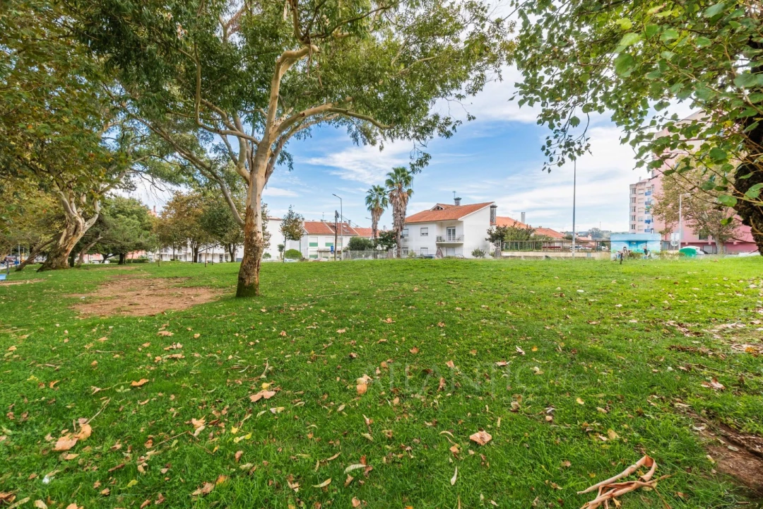 Apartamento T2 para Venda em Cacém e São Marcos Foto 29
