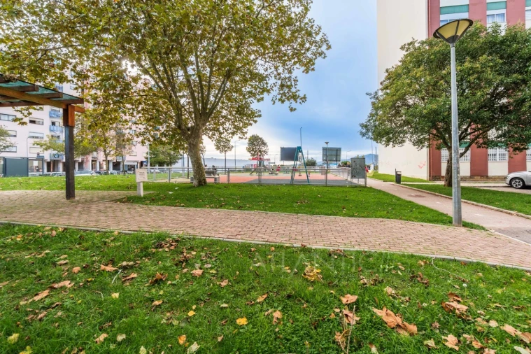 Apartamento T2 para Venda em Cacém e São Marcos Foto 28