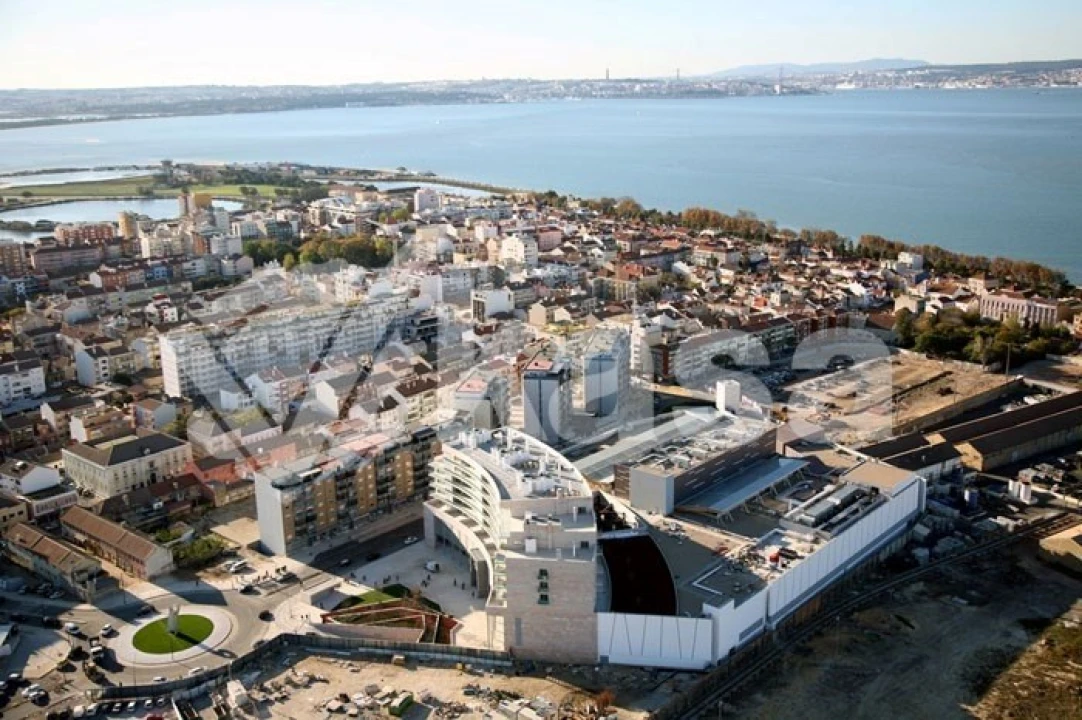 Apartamento T2 para Venda em Parque das Nações Foto 17