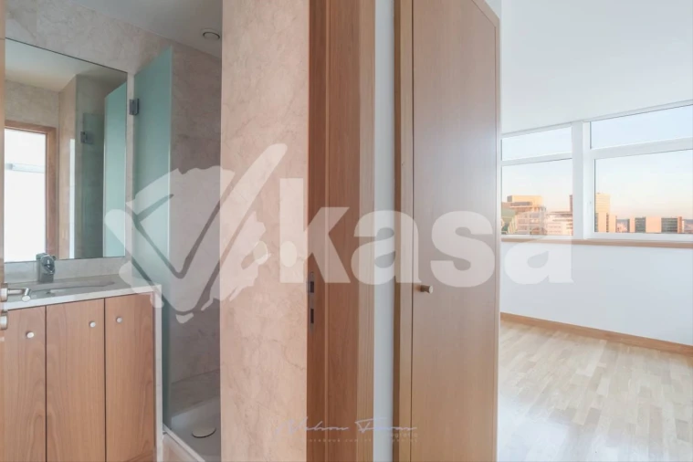 Apartamento T2 para Venda em Parque das Nações Foto 9