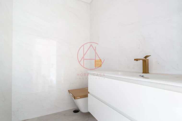 Moradia T5 para Venda em Alhos Vedros Foto 17