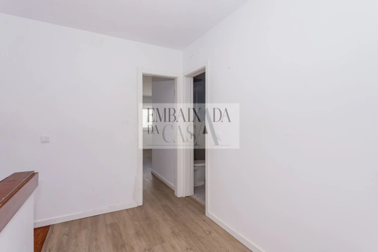 Moradia T3 para Venda em Carcavelos e Parede Foto 19