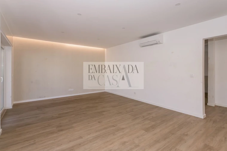 Moradia T3 para Venda em Carcavelos e Parede Foto 6