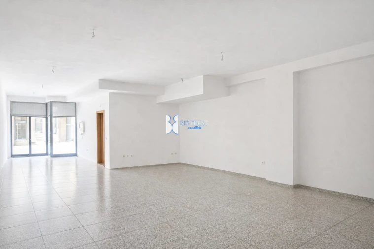 Loja para Arrendamento em Bougado (São Martinho e Santiago)