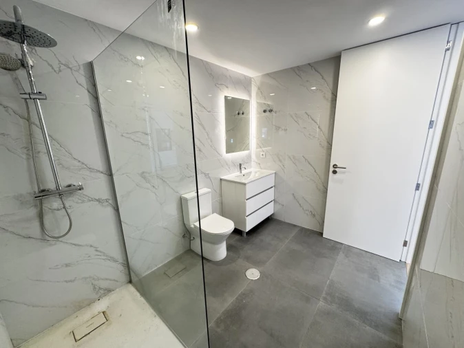 Apartamento T2 para Venda em Custóias, Leça do Balio e Guifões Foto 16