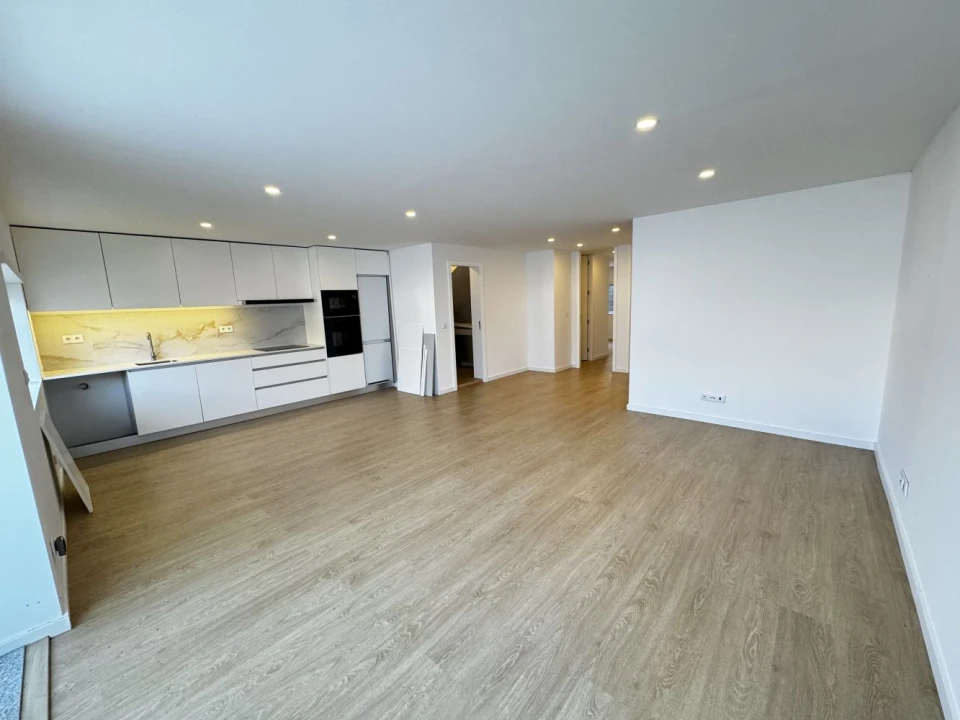 Apartamento T2 para Venda em Custóias, Leça do Balio e Guifões Foto 1