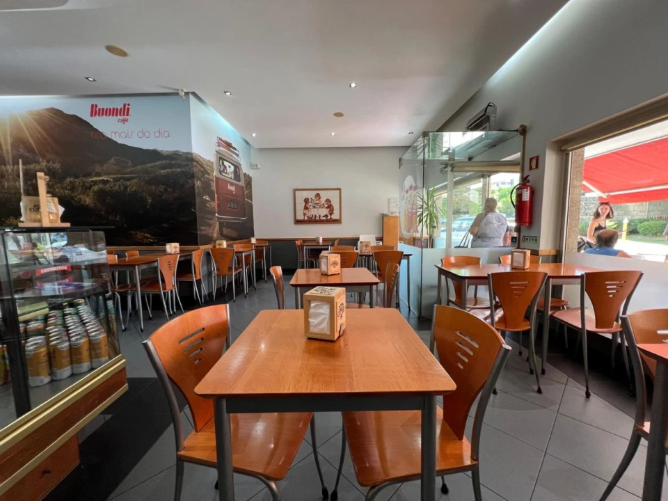 Loja para Venda em Cidade da Maia Foto 4