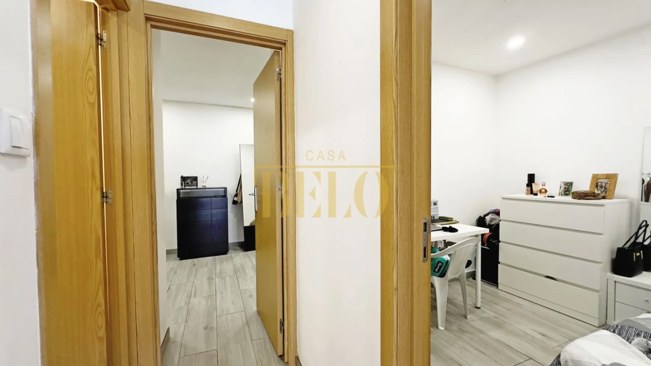 Moradia T8 para Venda em Milheiros Foto 24