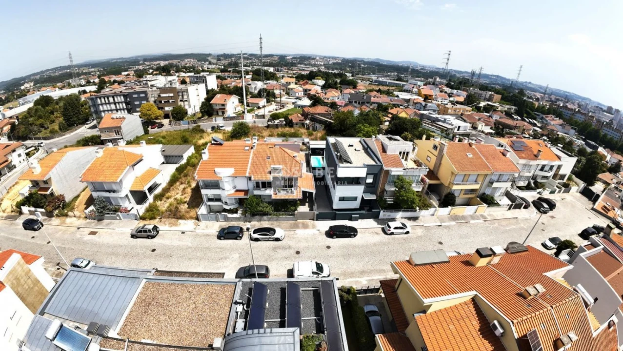 Moradia T4 para Venda em Cidade da Maia Foto 48