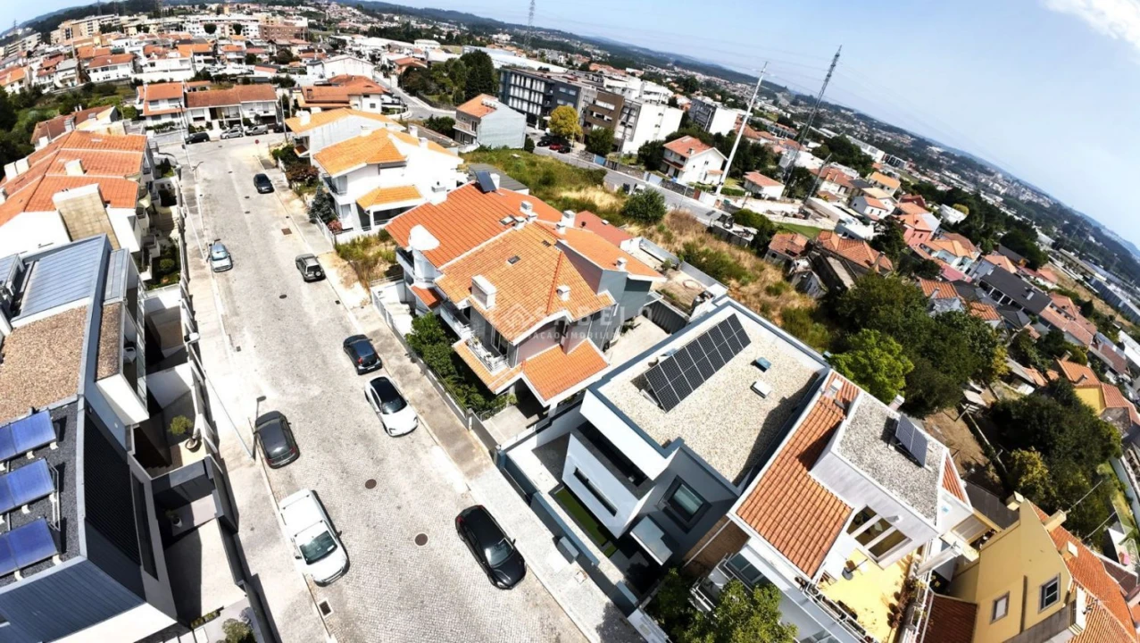 Moradia T4 para Venda em Cidade da Maia Foto 50