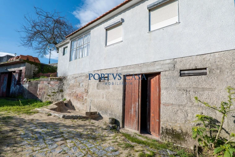 Moradia T2 para Venda em Santiago de Piães Foto 2