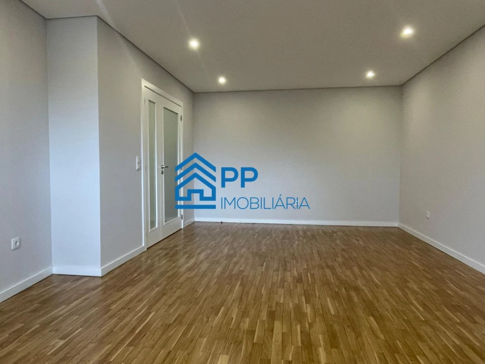 Apartamento T2 para Venda em São Mamede de Infesta e Senhora da Hora Foto 3