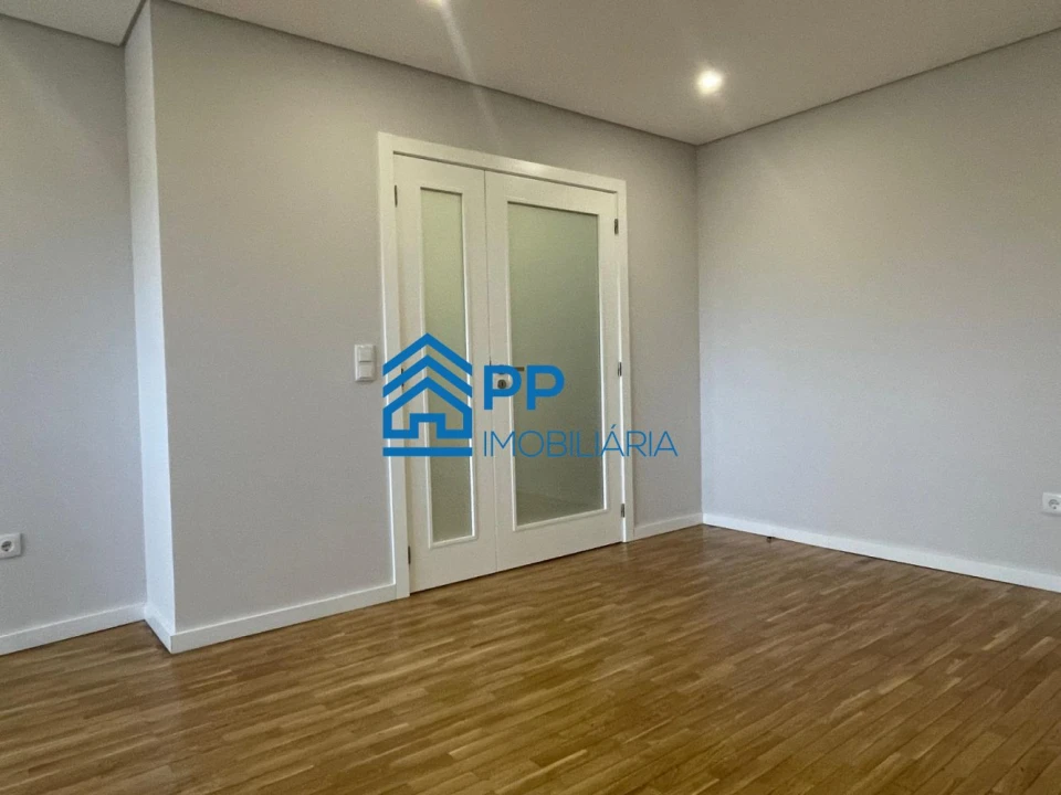 Apartamento T2 para Venda em São Mamede de Infesta e Senhora da Hora Foto 1