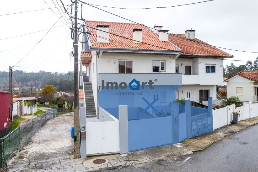 Moradia T3 para Venda em Argoncilhe Foto 3