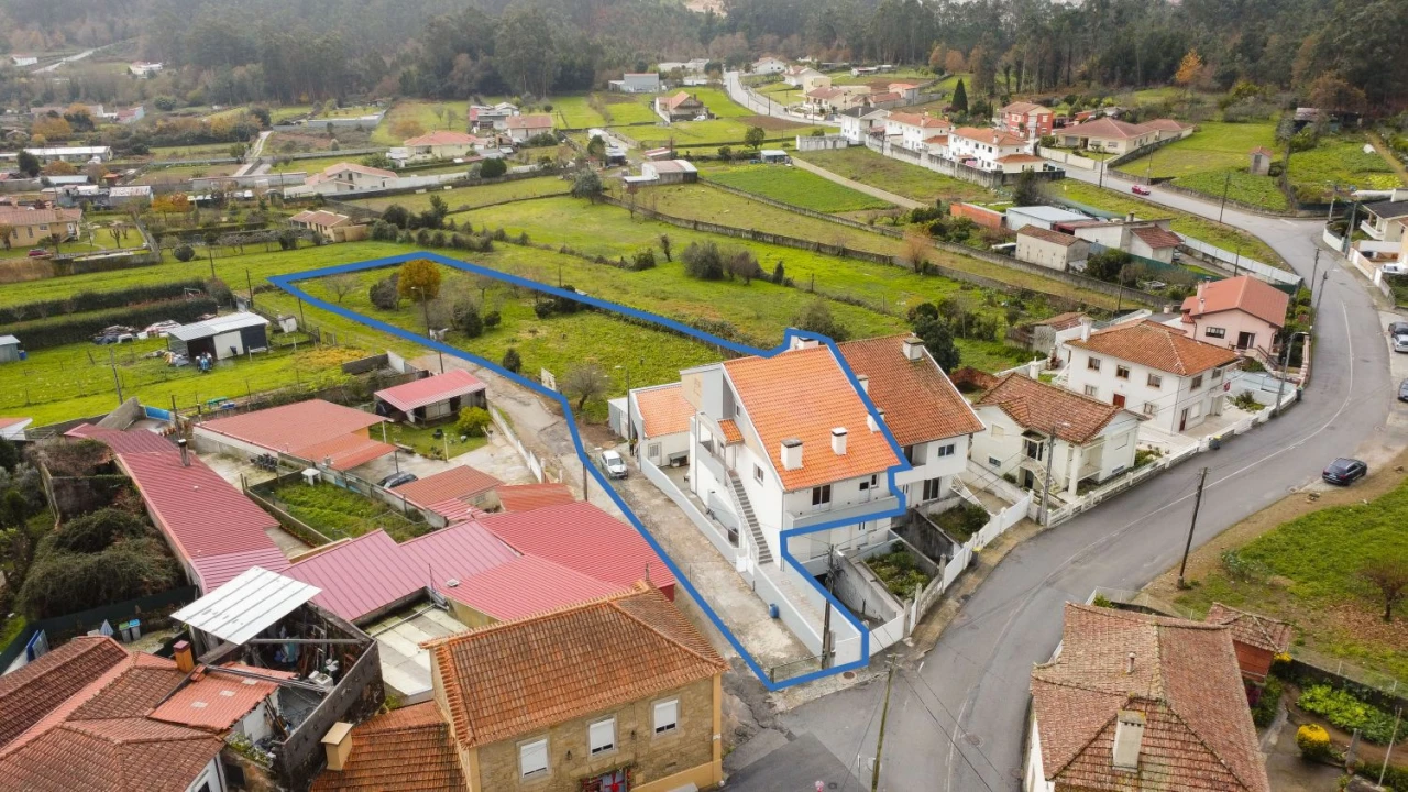 Moradia T3 para Venda em Argoncilhe Foto 64