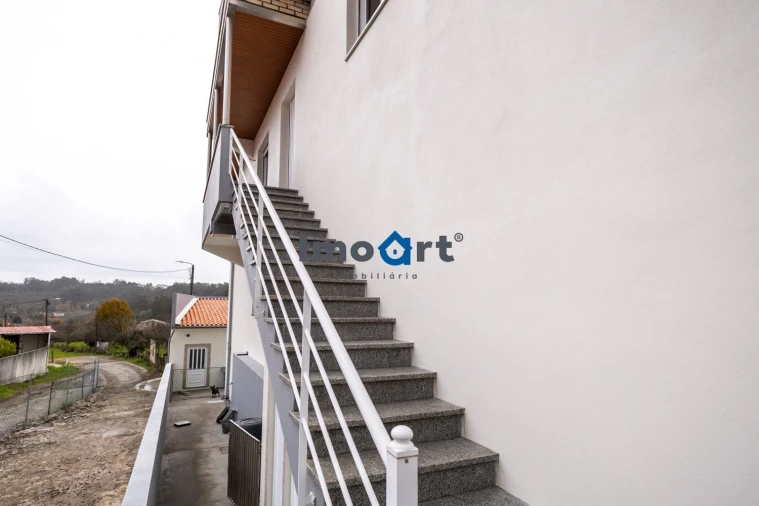 Moradia T3 para Venda em Argoncilhe Foto 2