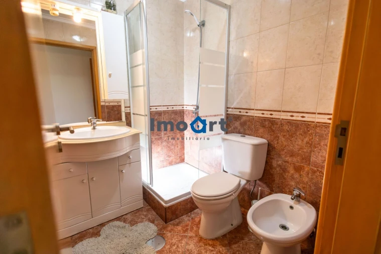 Moradia T3 para Venda em Argoncilhe Foto 26