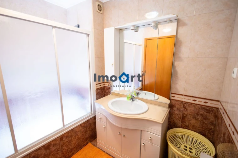 Moradia T3 para Venda em Argoncilhe Foto 25