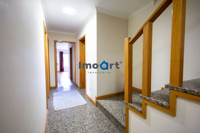 Moradia T3 para Venda em Argoncilhe Foto 17