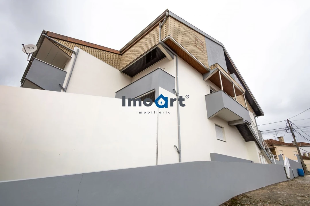 Moradia T3 para Venda em Argoncilhe Foto 47