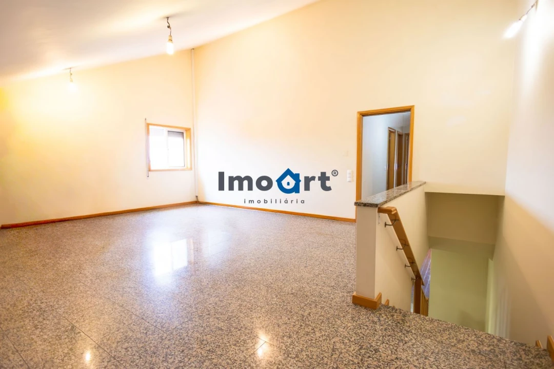 Moradia T3 para Venda em Argoncilhe Foto 38