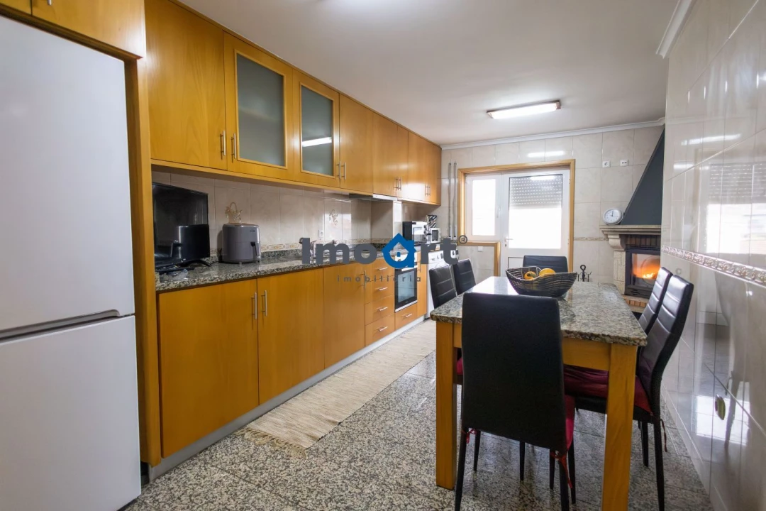 Moradia T3 para Venda em Argoncilhe Foto 10