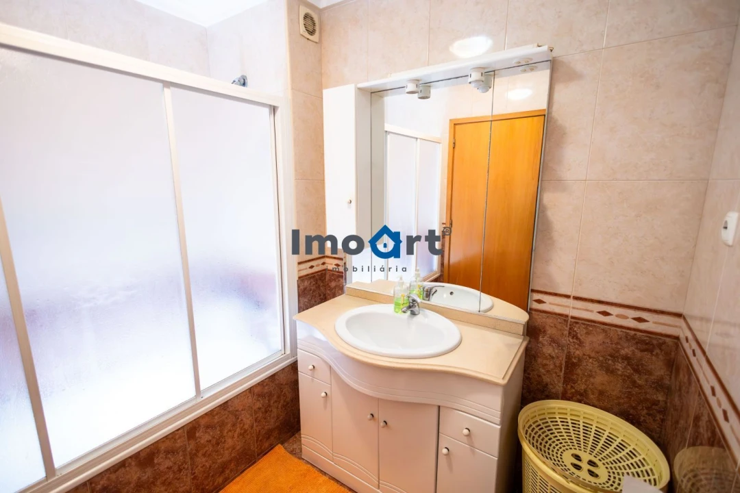 Moradia T3 para Venda em Argoncilhe Foto 25