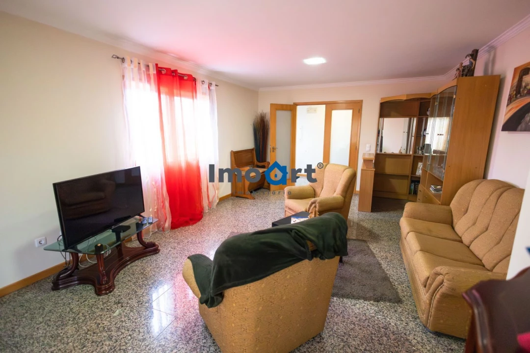 Moradia T3 para Venda em Argoncilhe Foto 7