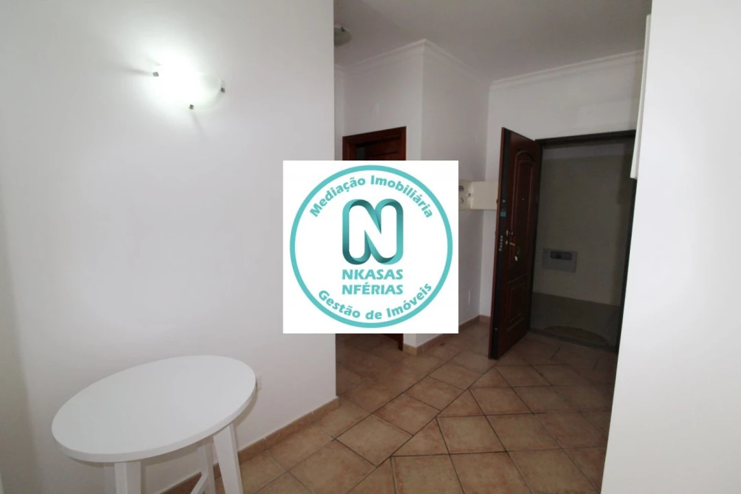 Apartamento T1 para Venda em Portimão Foto 11