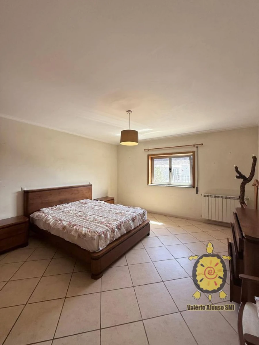 Moradia T4 para Venda em Gafanha da Encarnação Foto 12