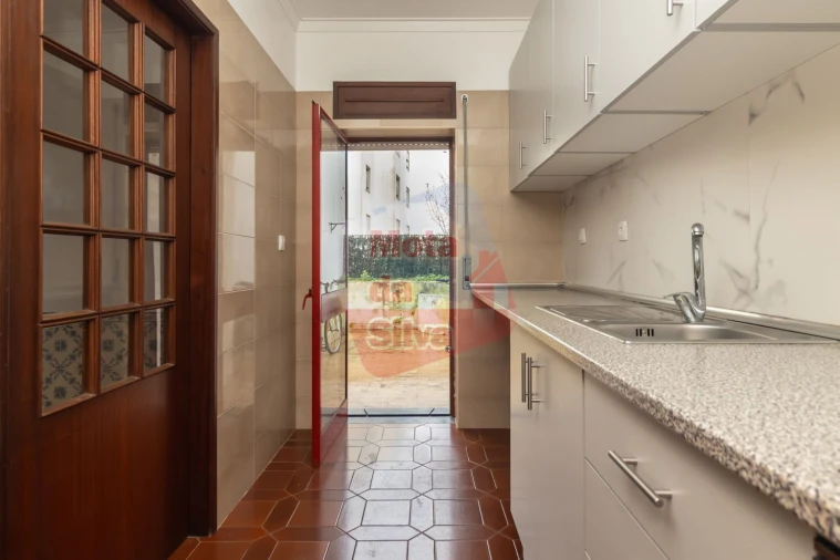 Apartamento T1 para Venda em Caparica e Trafaria Foto 2