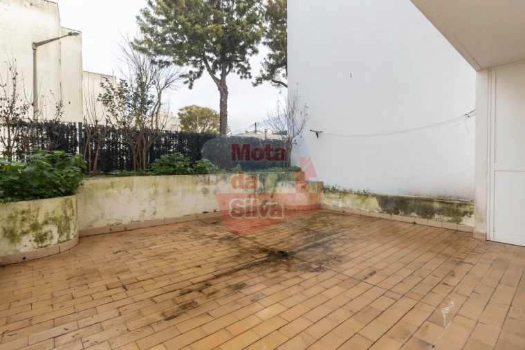 Apartamento T1 para Venda em Caparica e Trafaria Foto 16