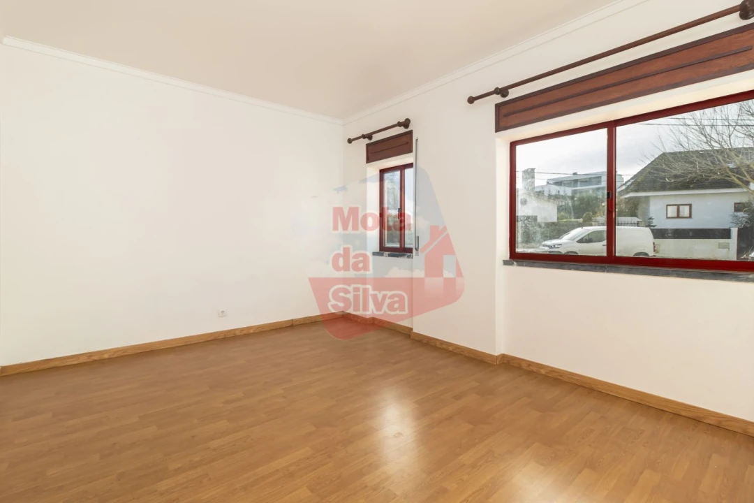Apartamento T1 para Venda em Caparica e Trafaria Foto 11