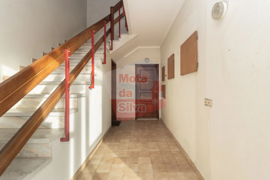 Apartamento T1 para Venda em Caparica e Trafaria Foto 19