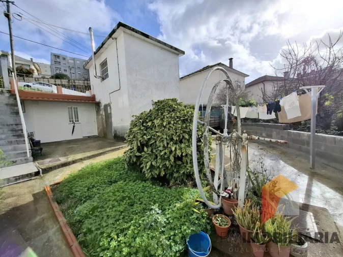 Moradia T6 para Venda em Fânzeres e São Pedro da Cova Foto 23