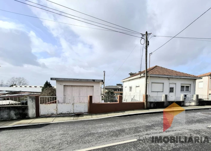 Moradia T6 para Venda em Fânzeres e São Pedro da Cova Foto 25