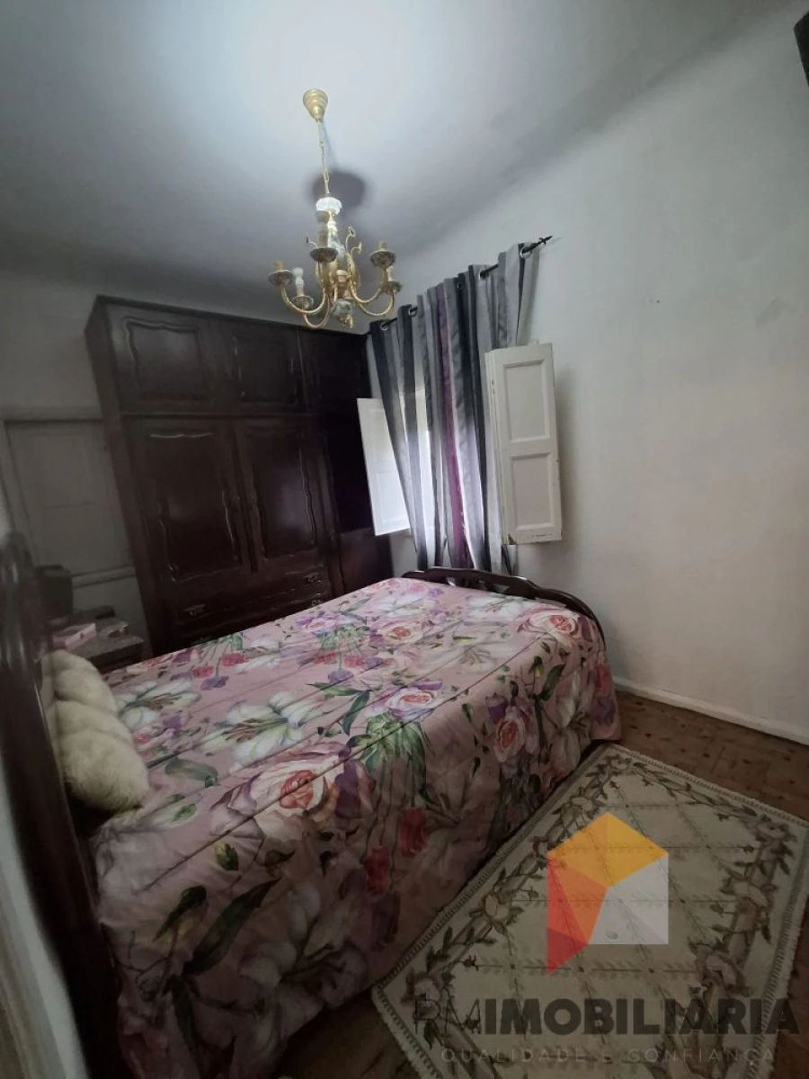 Moradia T6 para Venda em Fânzeres e São Pedro da Cova Foto 2