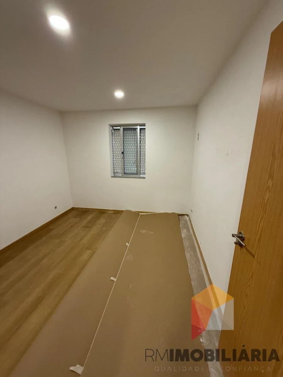 Moradia T6 para Venda em Fânzeres e São Pedro da Cova Foto 12