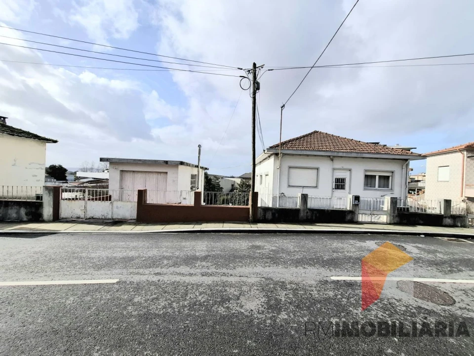 Moradia T6 para Venda em Fânzeres e São Pedro da Cova Foto 24