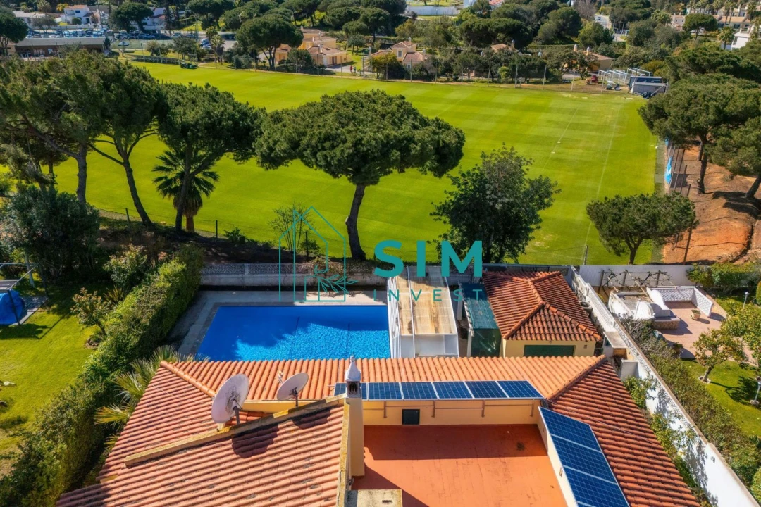 Moradia T4 para Venda em Quarteira Foto 18