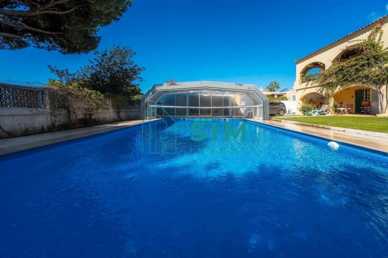 Moradia T4 para Venda em Quarteira Foto 10