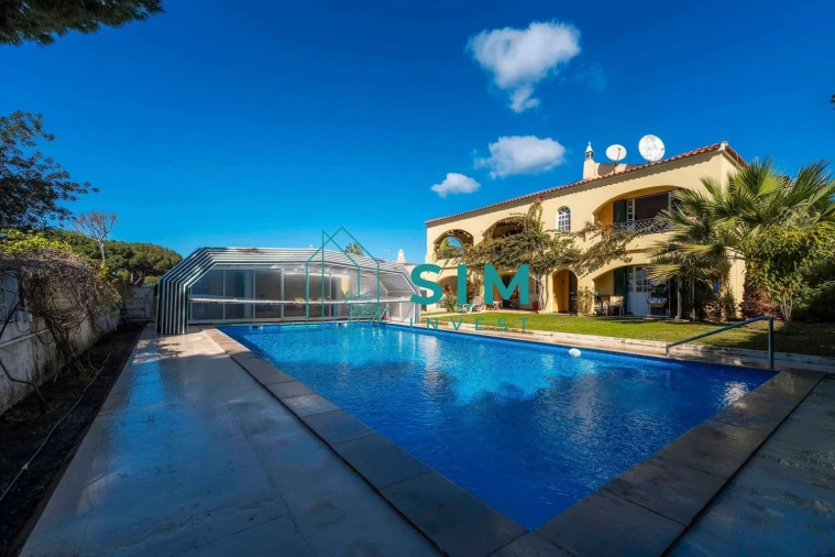 Moradia T4 para Venda em Quarteira Foto 2