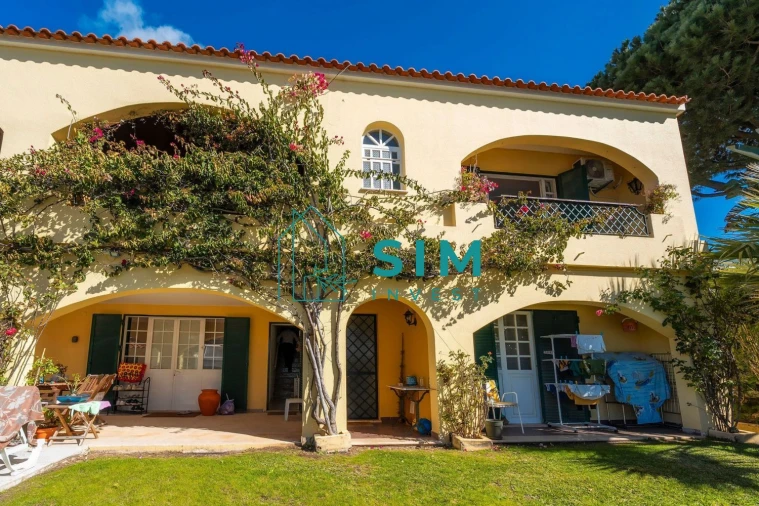 Moradia T4 para Venda em Quarteira Foto 1