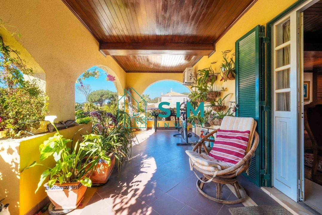 Moradia T4 para Venda em Quarteira Foto 14