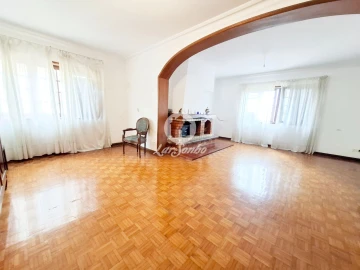 Moradia T4 para Venda em Póvoa de Varzim, Beiriz e Argivai