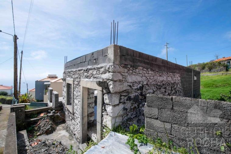 Moradia T3 para Venda em Estreito da Calheta Foto 2