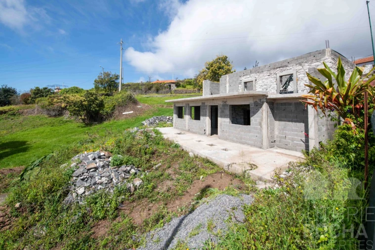 Moradia T3 para Venda em Estreito da Calheta Foto 3